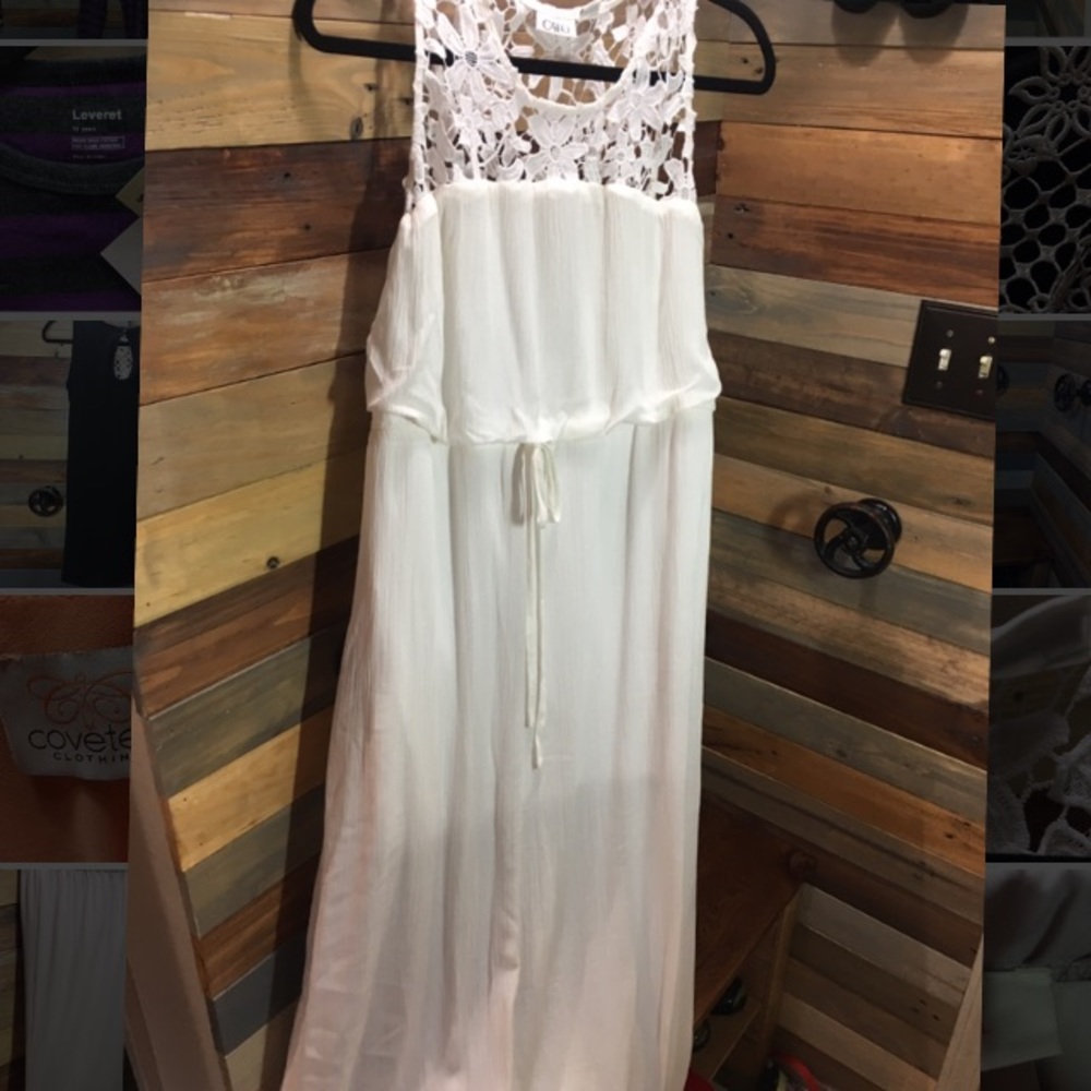 White sleeveless sun dress with crochet accent