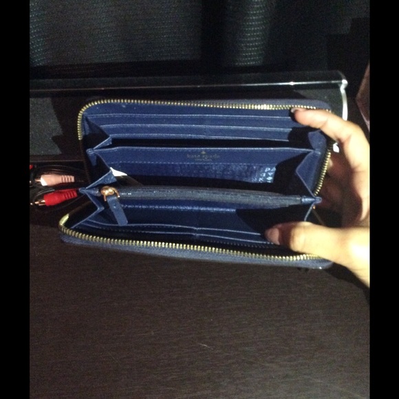 Kate Spade wallet - Picture 2 of 2