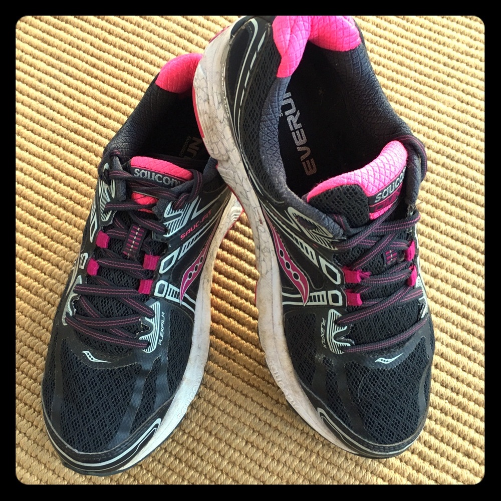 Saucony Omni 15 Womens Run Shoe SZ 10 SKU S10315-1