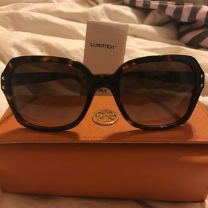 Tory Burch Brown Tortoise sunglasses