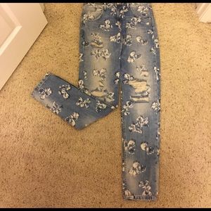 zara boyfriend oversized jeans.