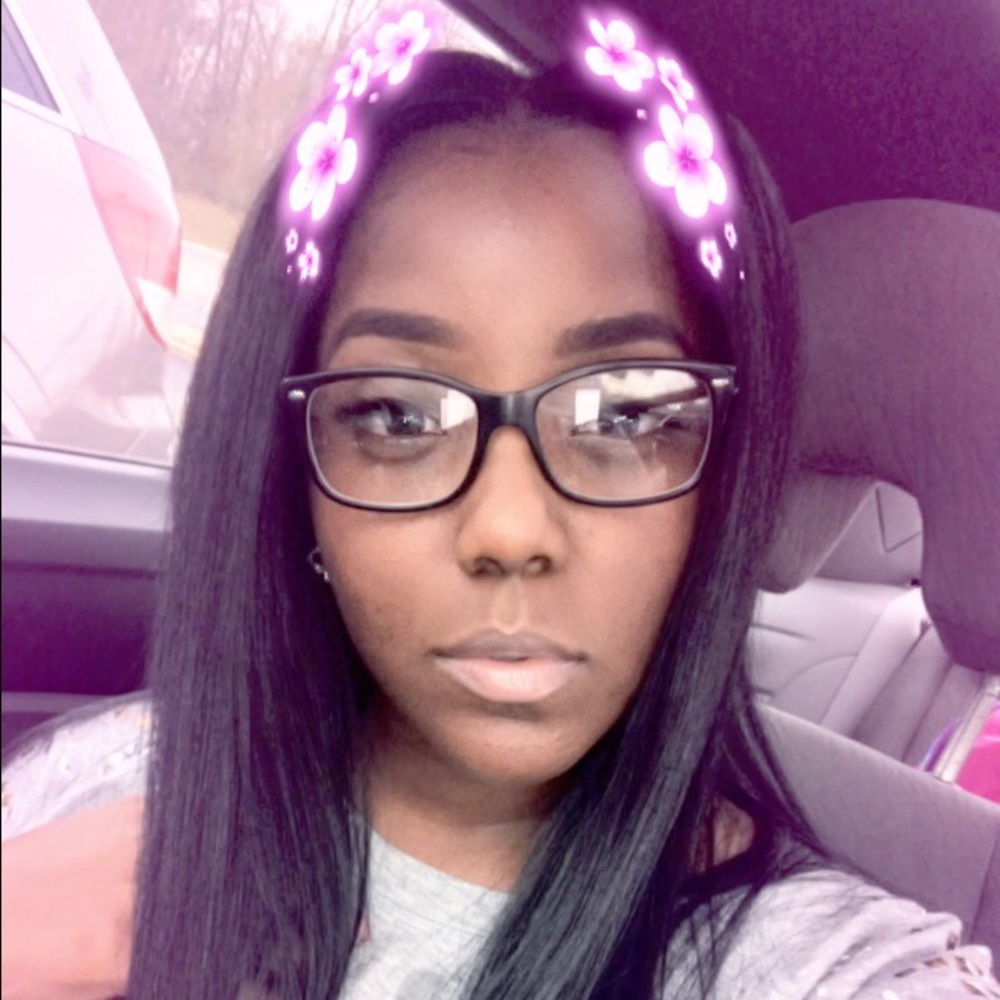 Meet your Posher, Deaundra