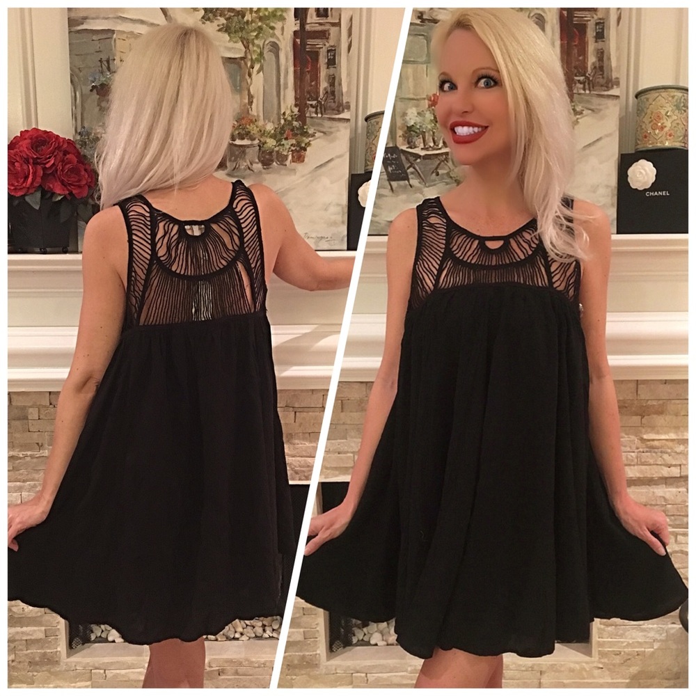 Gorgeous fully lined crochet top dress - - Picture 2 of 4