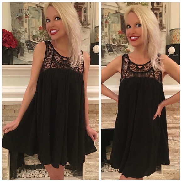 Gorgeous fully lined crochet top dress - - Picture 3 of 4