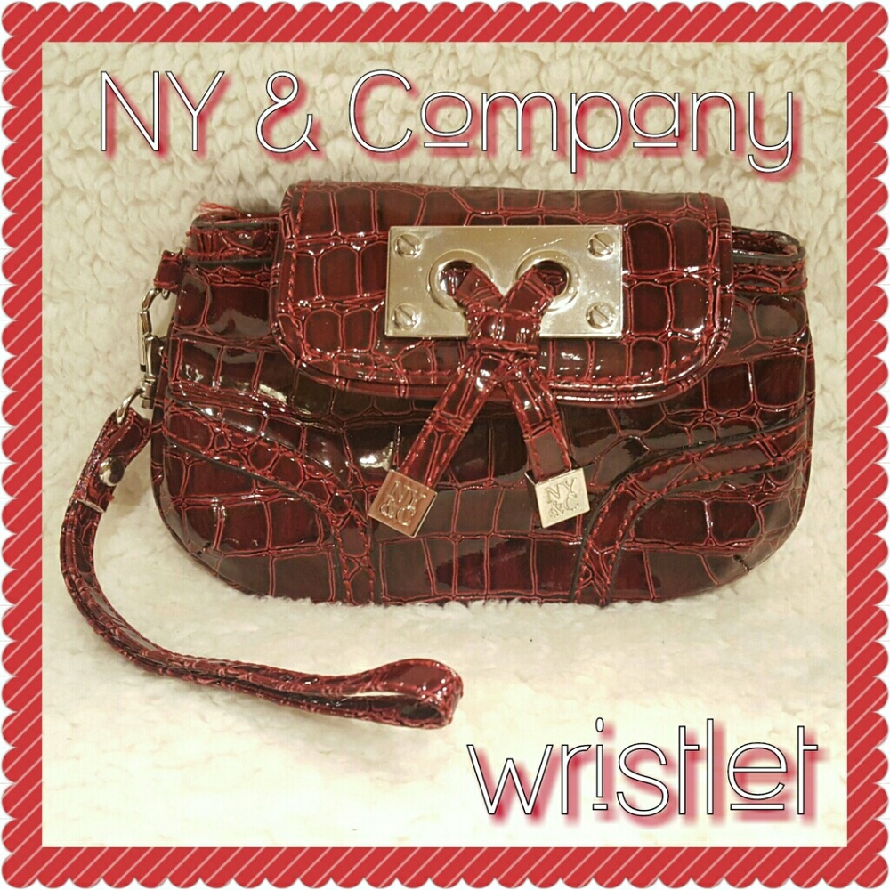 EUC New York & Company Wristlet