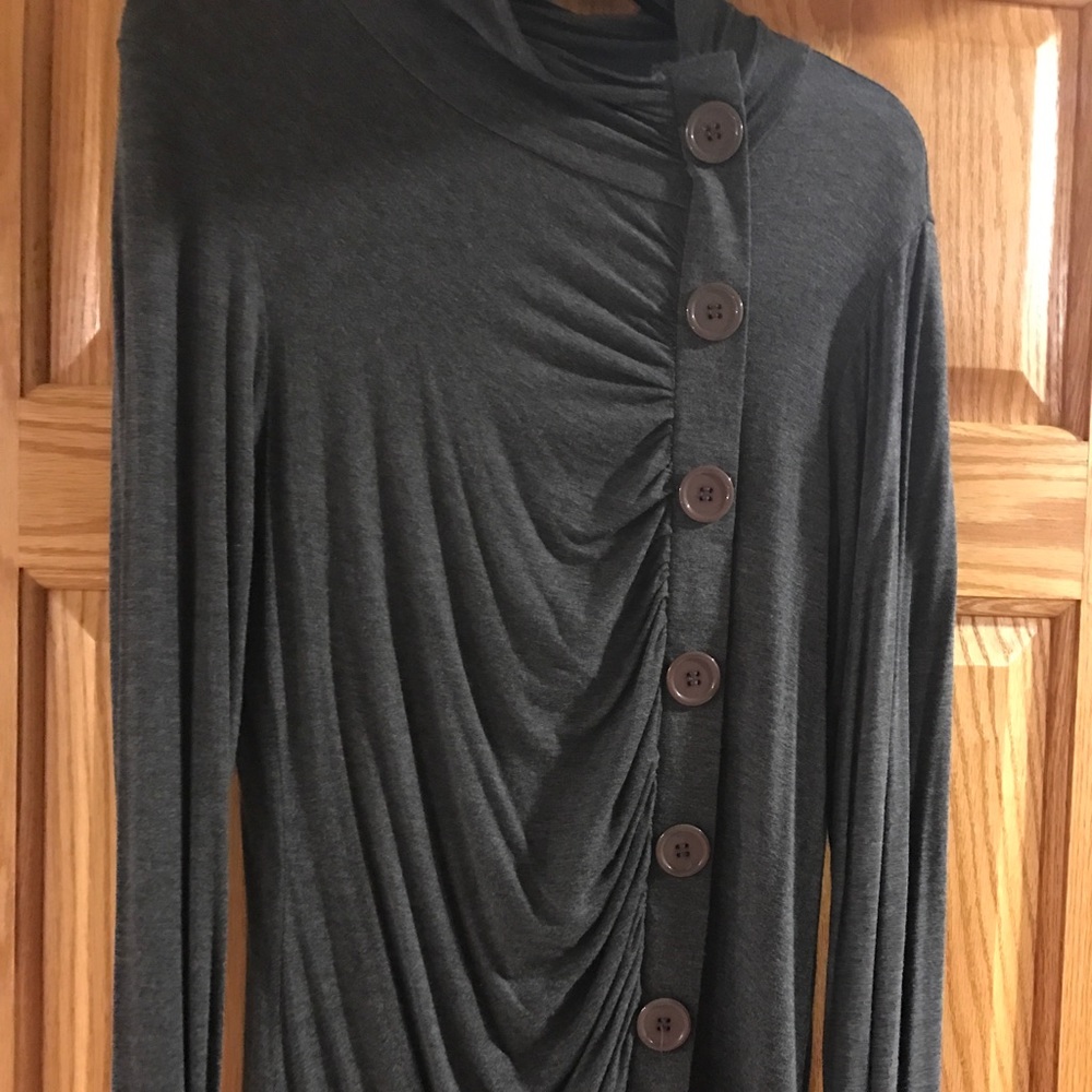 Cute button top!