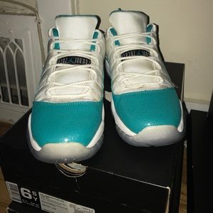 OJ aqua 11s low top