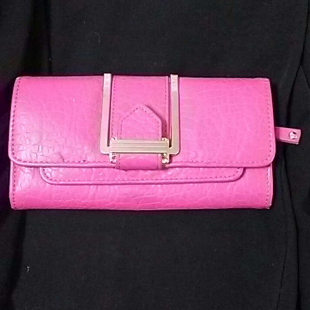 Kardashian wallet