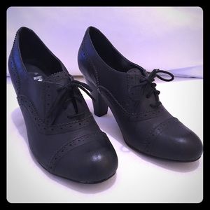 NWOT! Booties by Guess