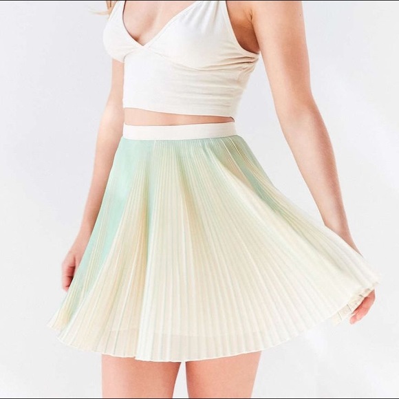 Mini skirt, turquoise & cream pleating - Picture 1 of 4