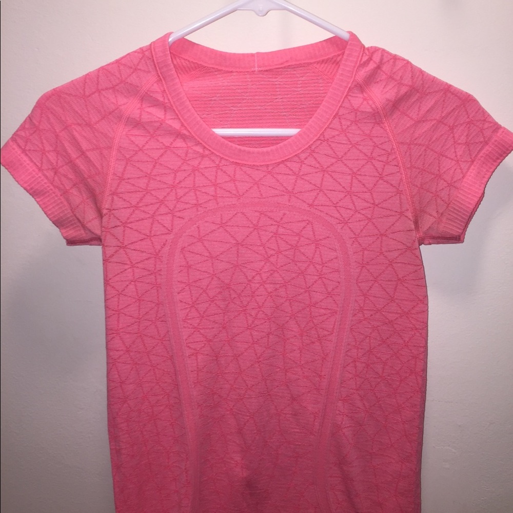Pink lululemon swifty shirt
