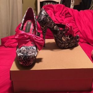 JustFab, Dia De Los Muertos, heels with pink bow