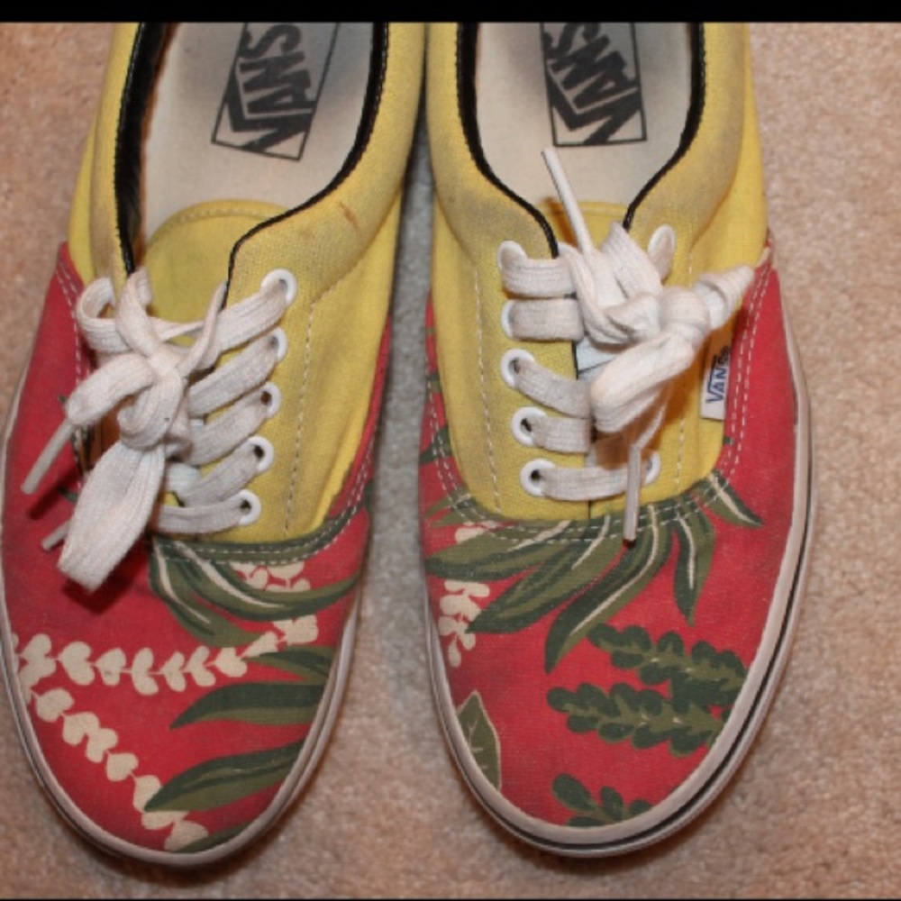 Hawaiian flower vans