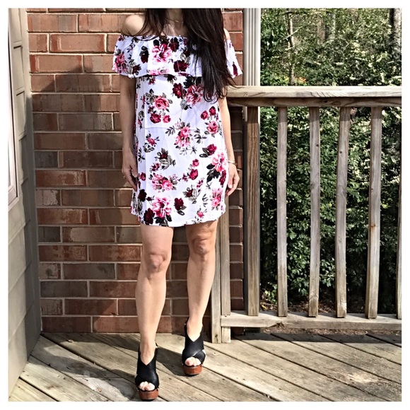 floral off the shoulder dress - Picture 2 of 5