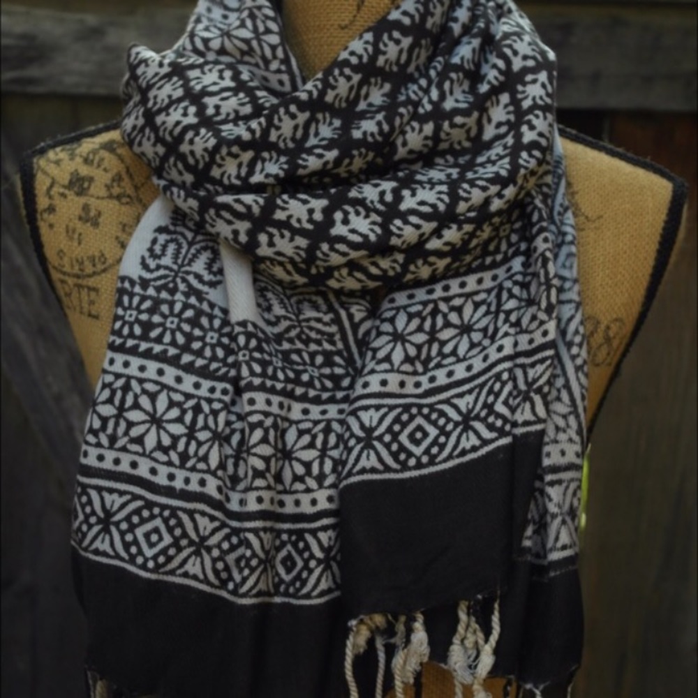Clearance! Hand-Made Tassel Scarf