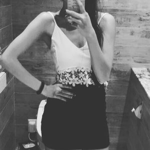 White crop top/bralette