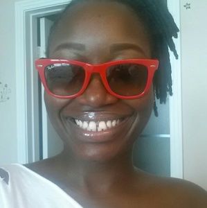 RAY BAN Foldable Shades.