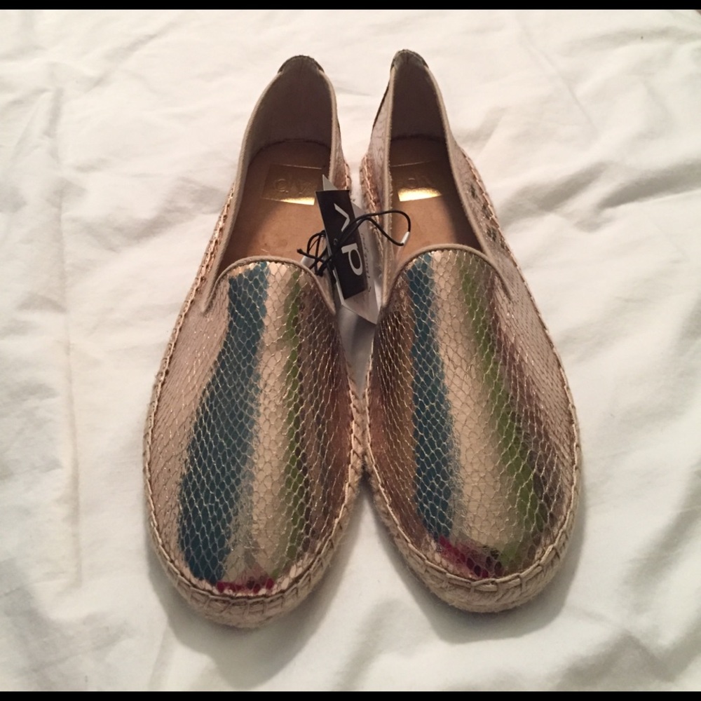 NWT gold slip ons - Picture 2 of 5