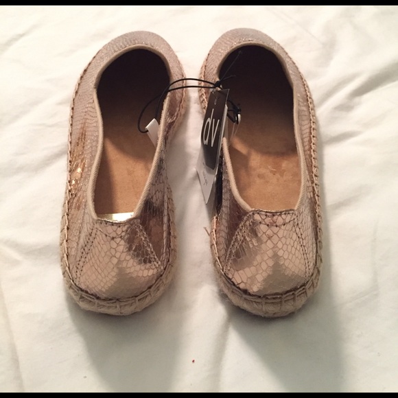 NWT gold slip ons - Picture 4 of 5