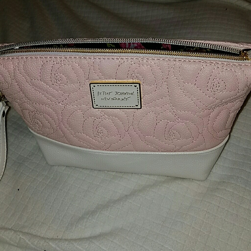 NEW Betsey Johnson cosmetic bag - Picture 1 of 5