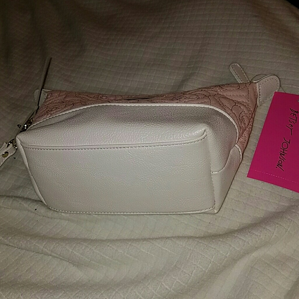 NEW Betsey Johnson cosmetic bag - Picture 3 of 5