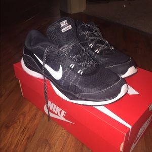 Women's Nike flex tr 5 - size 8