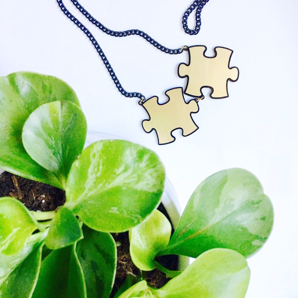 🆕 Puzzle Pieces Statement Necklace Metallic Chain