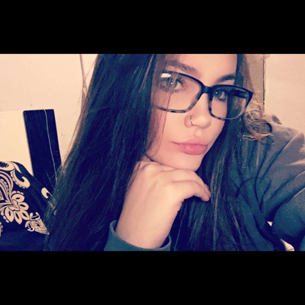 Meet your Posher, Ashton