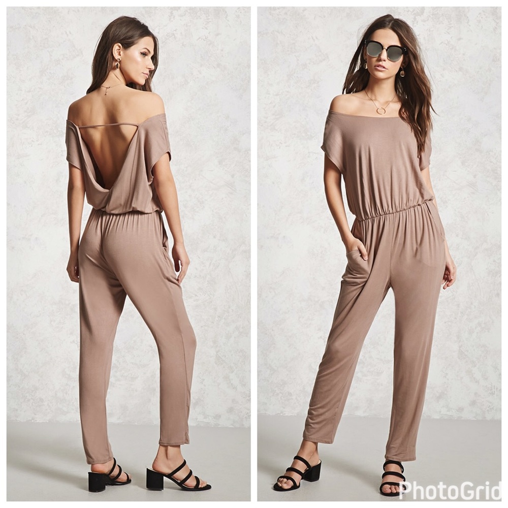 🛍NWT OFF THE SHOULDER JUMPSUIT