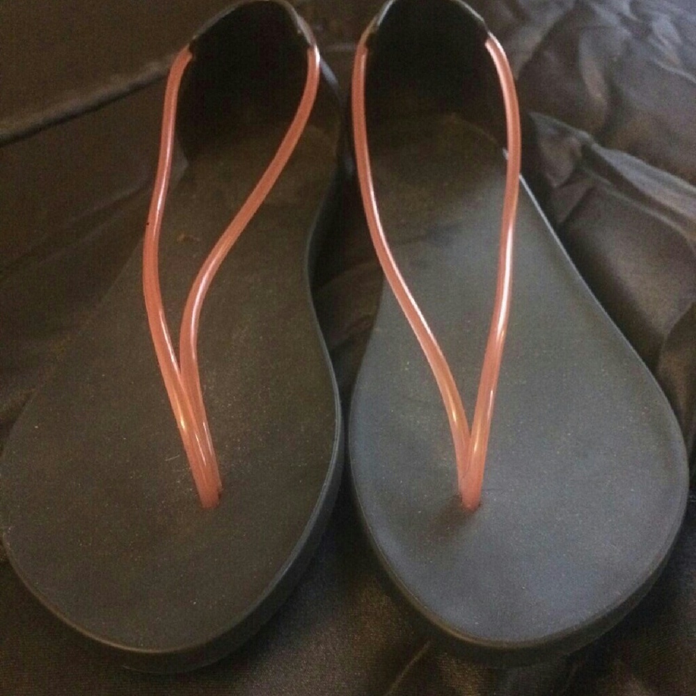 Thong sandals