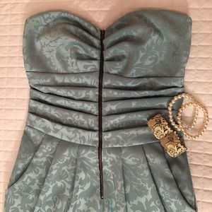 Boutique strapless dress ⚜️