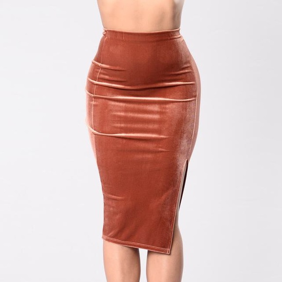 NWT Fashion Nova Rise and Fall Skirt Small - Picture 2 of 4