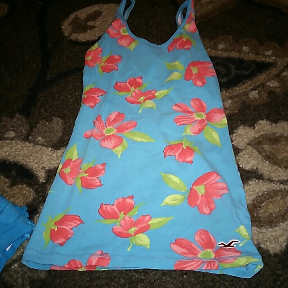 Hollister flower tank