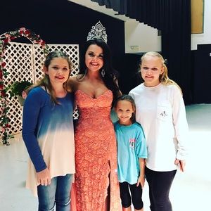 Meet your Posher, Abby