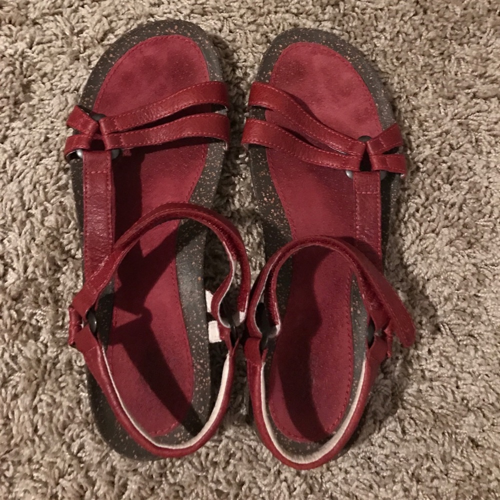 Teva read/burgundy Women's 9 sandals