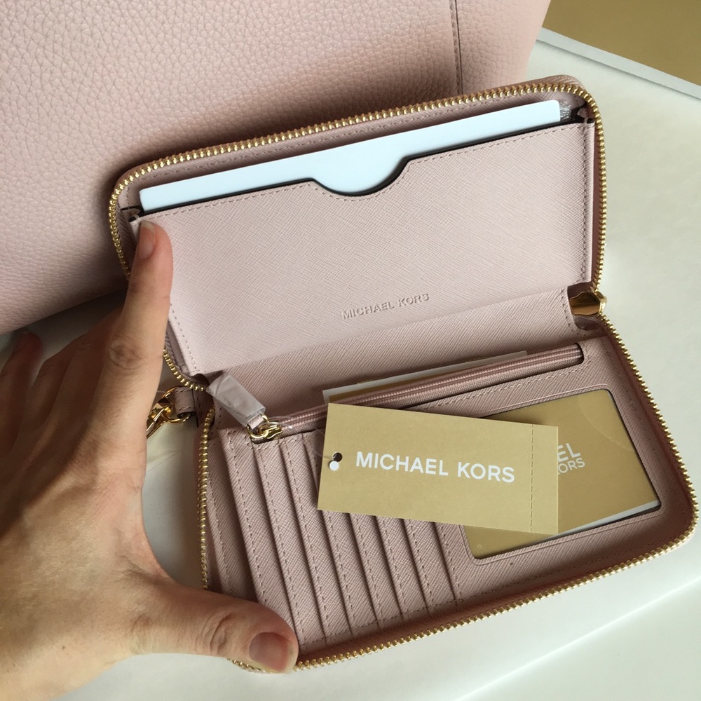 🌸Michael Kors Set🌸 - Picture 4 of 8