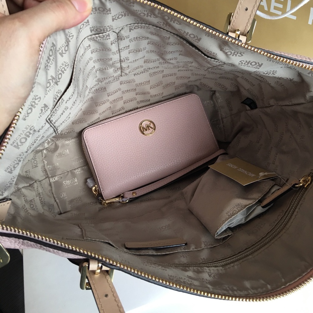 🌸Michael Kors Set🌸 - Picture 8 of 8
