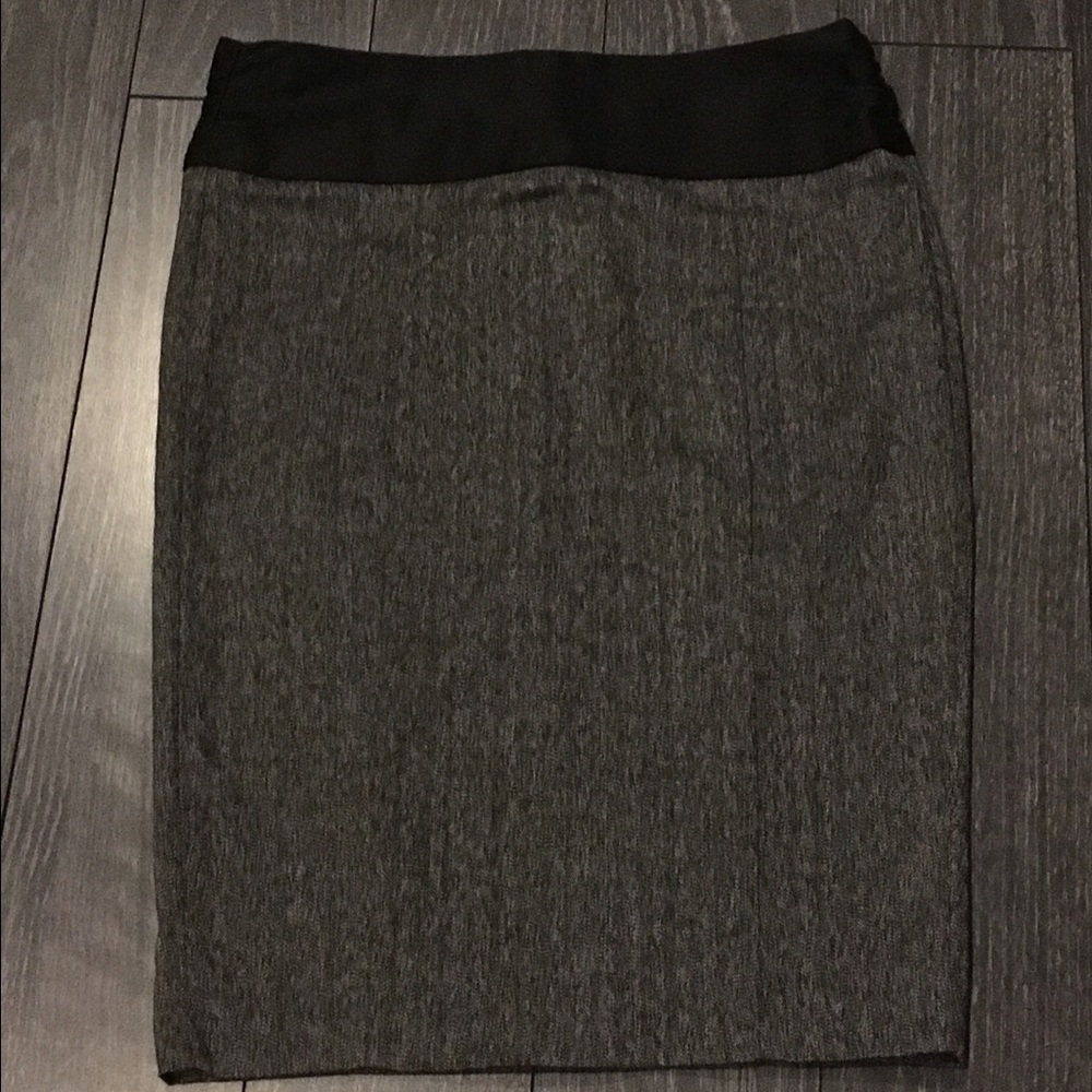 [SOLD] Gray/Black Pencil Skirt