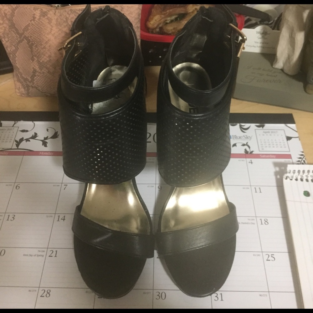 Size 8 Madeline Girl heels