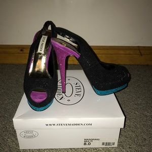 Steve Madden- Masqraid, Size 8