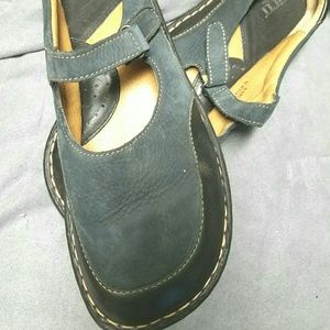 BORN navy blue mules/shoes sz 9.5