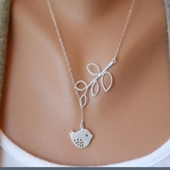 Jewelry - Bird and leaf necklace