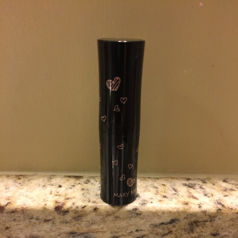 Mary Kay Limited Edition Hearts Together lipstick