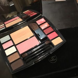 Chanel travel makeup palette in altitude