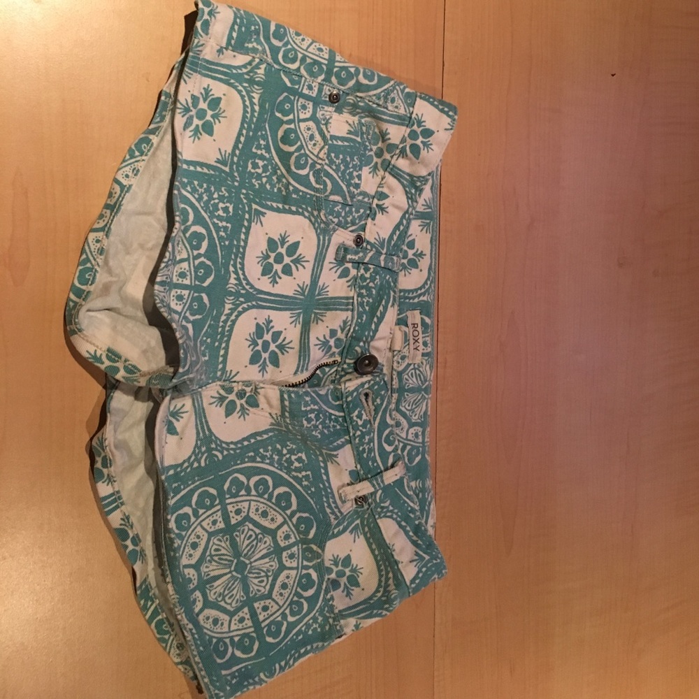 Roxy blue and white patterned women's shirts