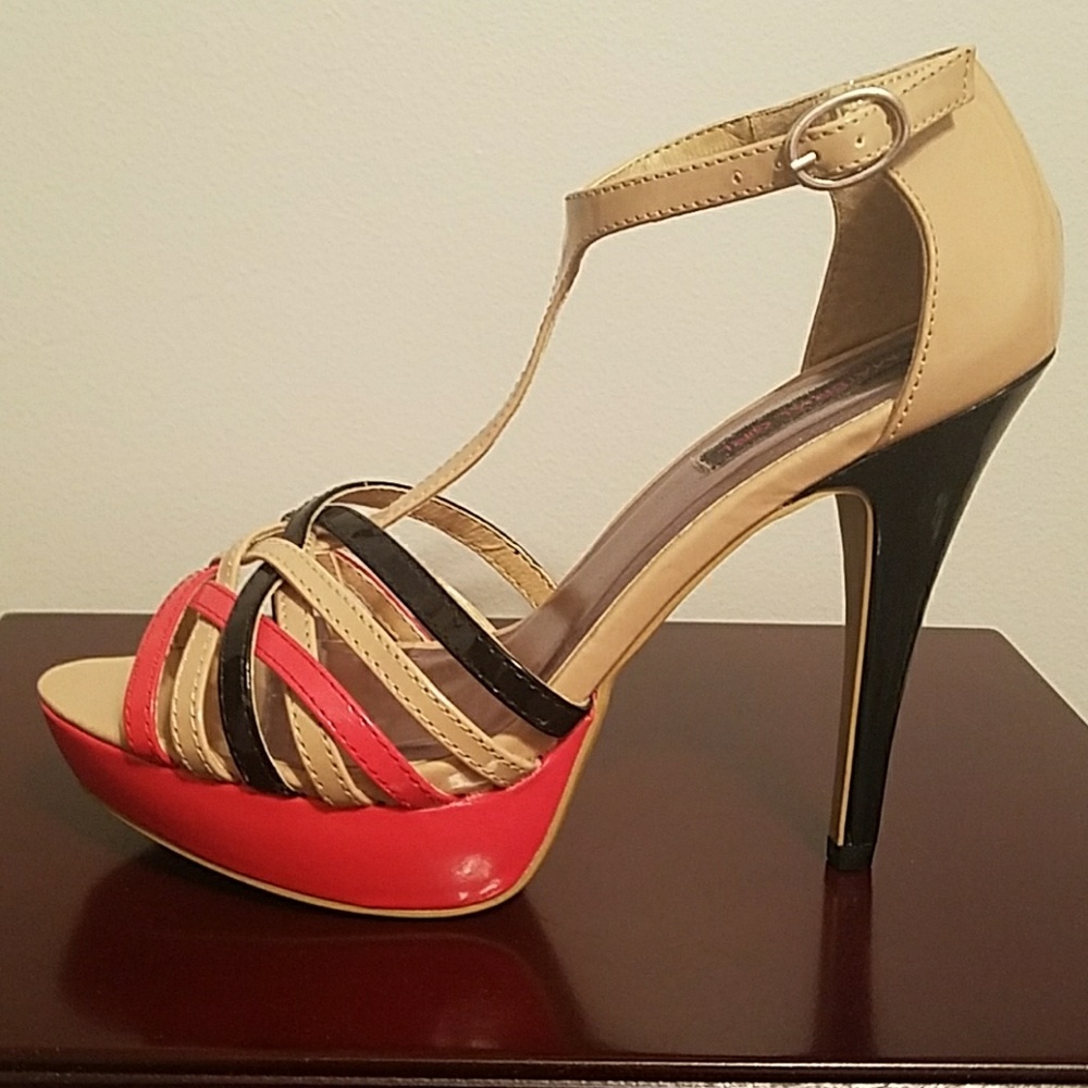 Colorblock patent heels
