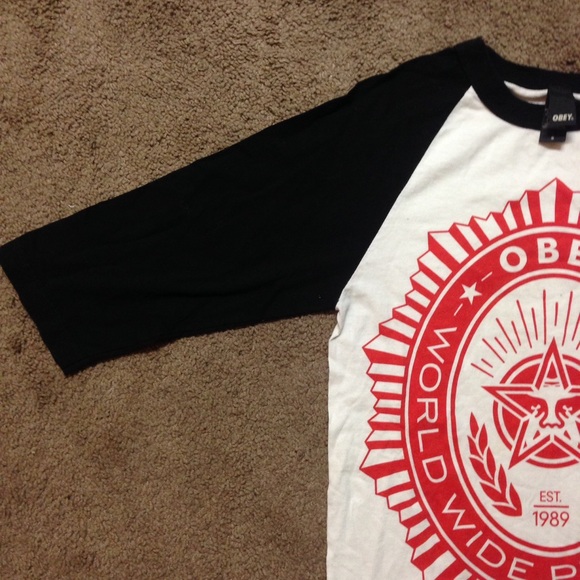 Obey Brand Half Sleeve Baseball Logo T-Shirt - Picture 3 of 4