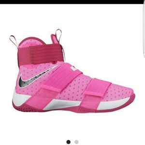 Meet your Posher, Ayeshia