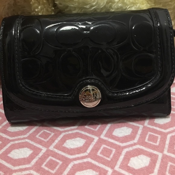 COACH GLOSS SLIM MEDIUM WALLET - Picture 1 of 4
