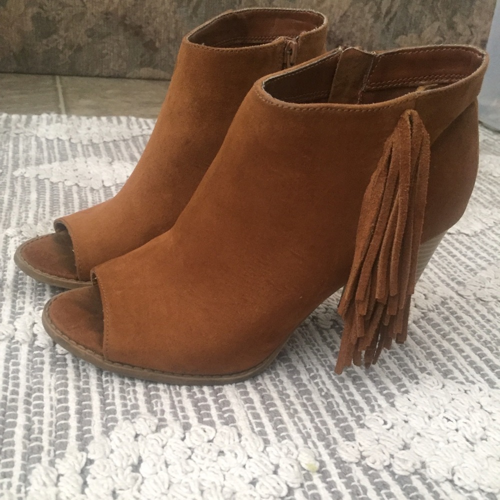 Express tan suede open-toed booties with fringe